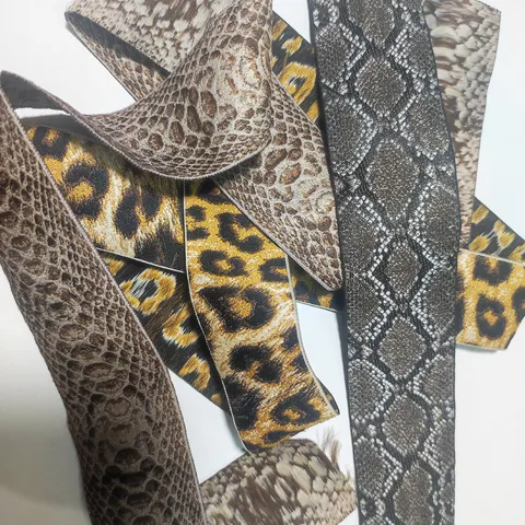 Leopar ve yılan desenli elastik bantlar